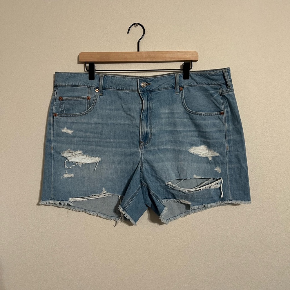 American Eagle Plus Size Light Blue Distressed Jean Shorts | Size 20
